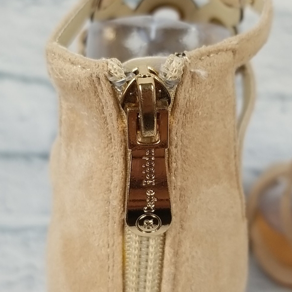 Cape Robbin Heels Sandals - Picture 7 of 12